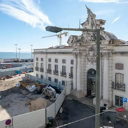 Daire Alfama 2nd Floor Amazing River View *