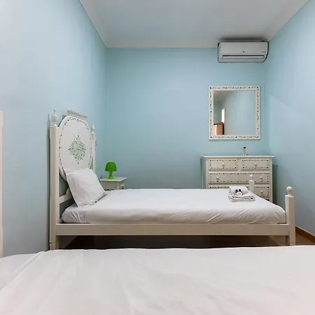 Alfama 2nd Floor Amazing River View * Lissabon