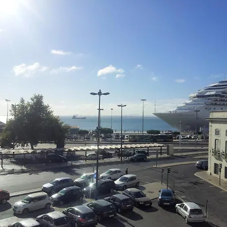 Alfama 2nd Floor Amazing River View *